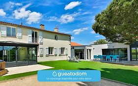 Belle maison de 300 m2 avec piscine, sauna, jacuzzi